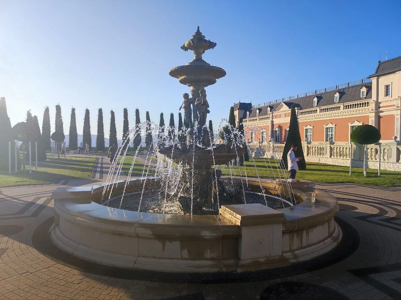 ⛲ Фонтан XVIII века спрятался на территории «Шато де Талю»