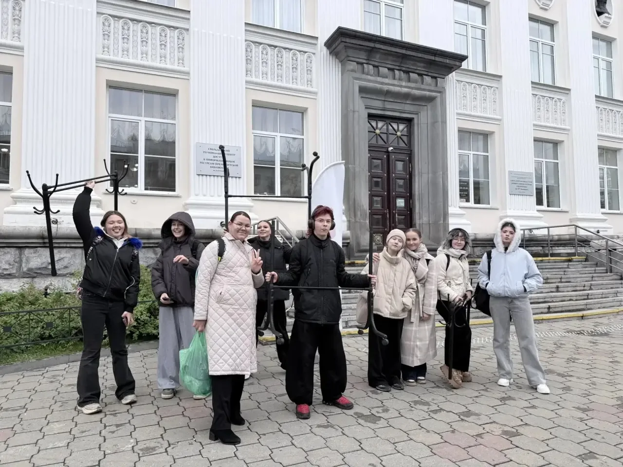 🎭 Школьный театр «Точка» на сцене конкурса «Звёзды Первых»