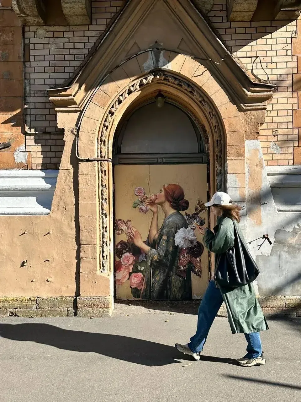 🎨 На углу улицы Писарева и набережной Мойки заметили красивый стрит-арт