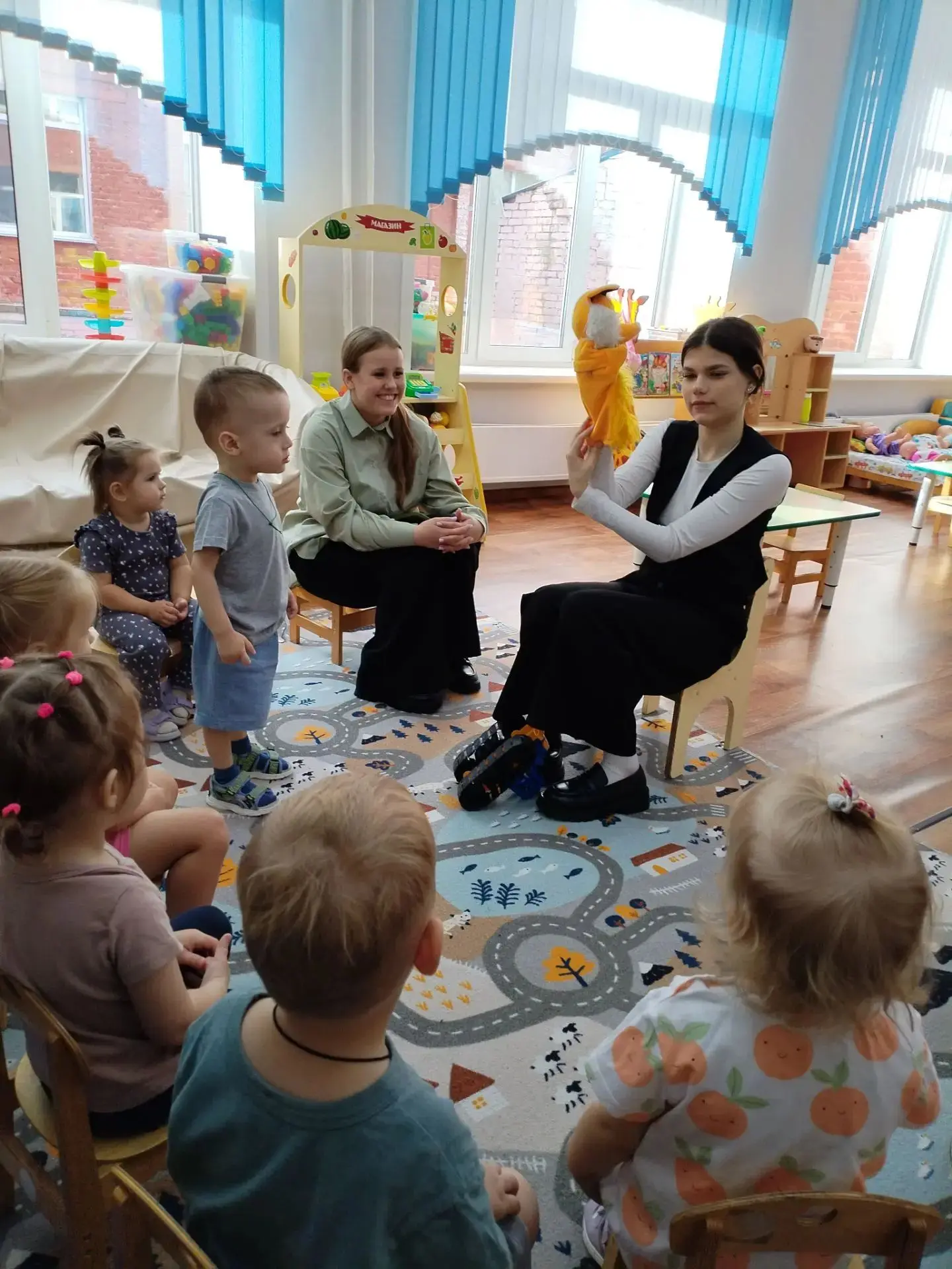 Студентки Кемеровского  университета Яцковская Анастасия Павловна и Липунова Анастасия ...