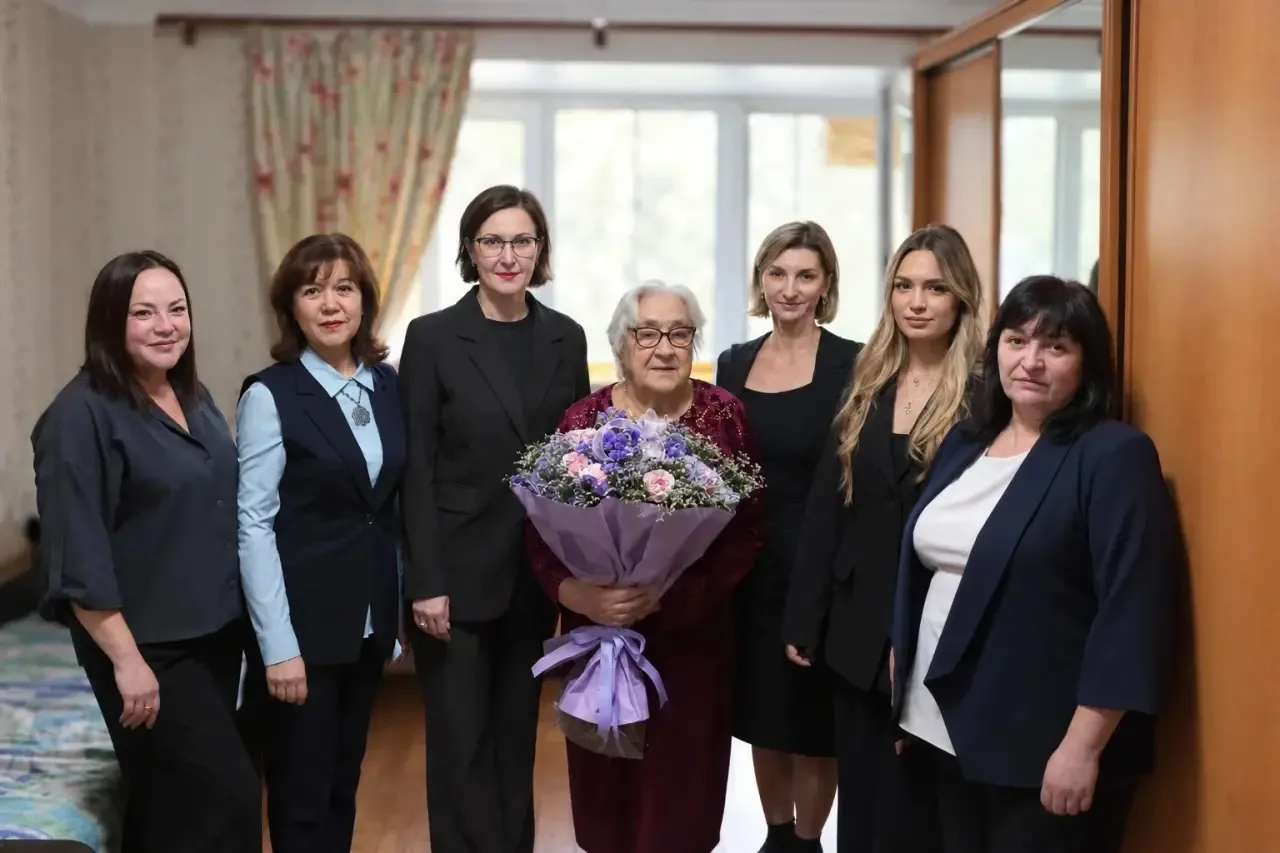 🎉 Жительница Пыть-Яха Танзифа Гараева отметила 85-летие
