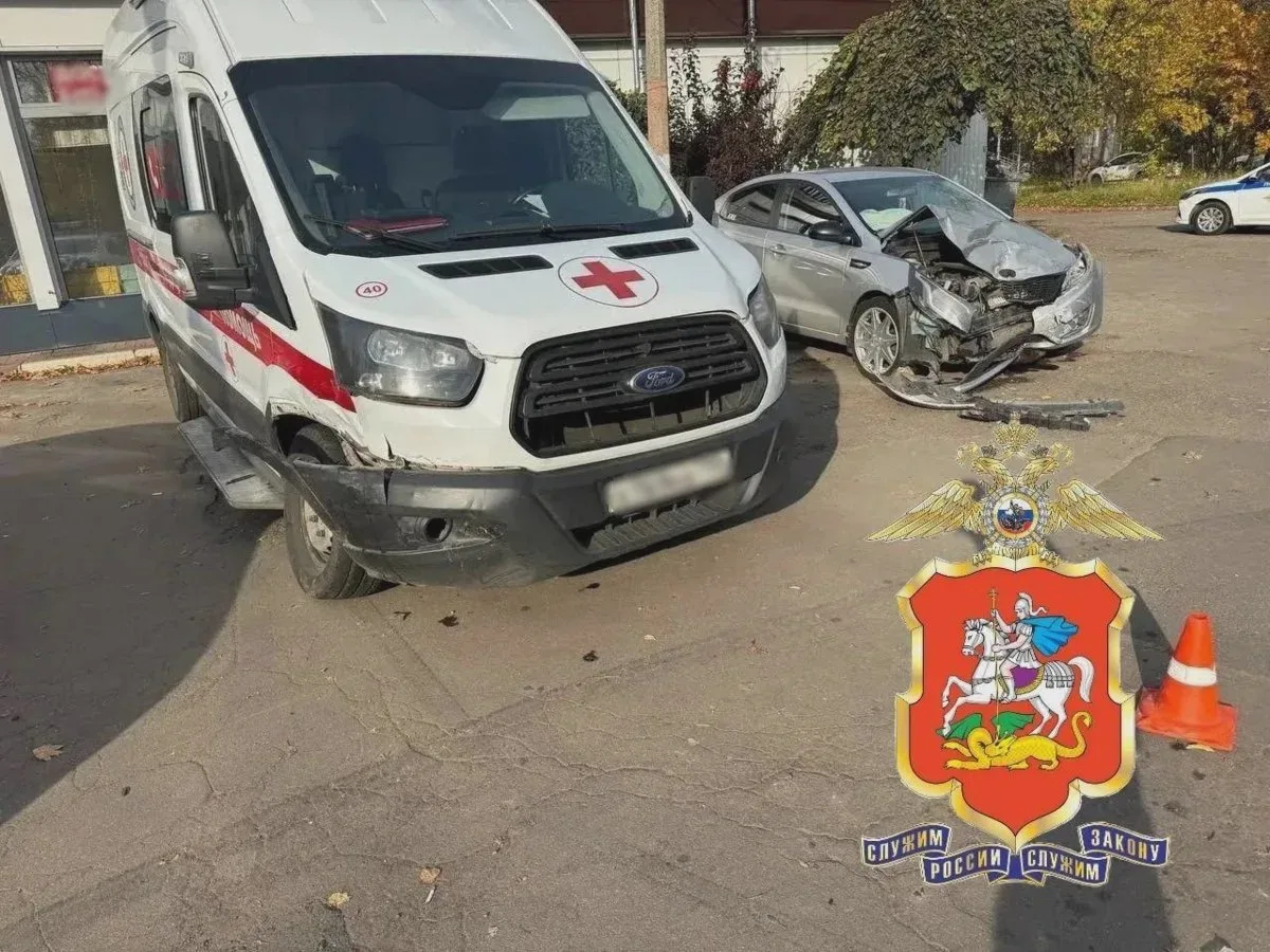 Двое фельдшеров пострадали в Королёве