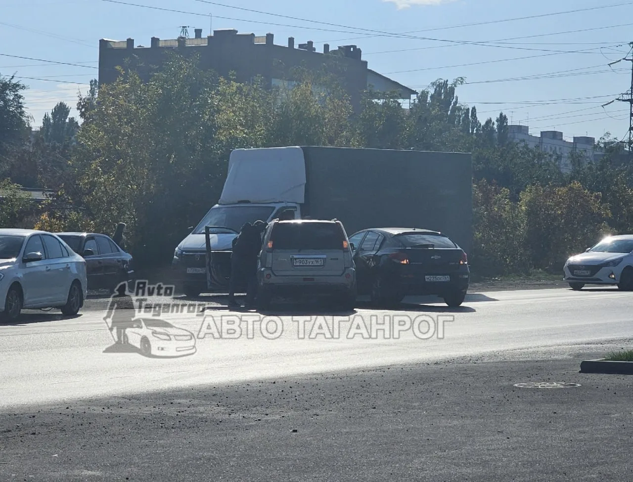 ДТП на Мариупольском не доезжая до Пархоменко