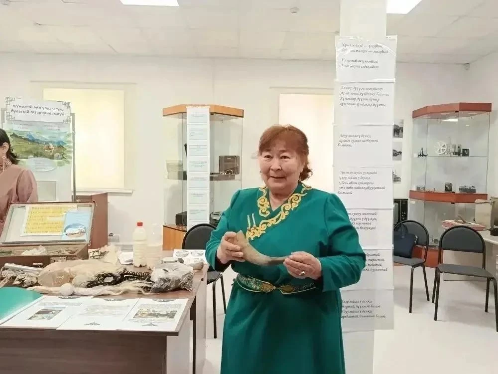 Хангай буряадни.