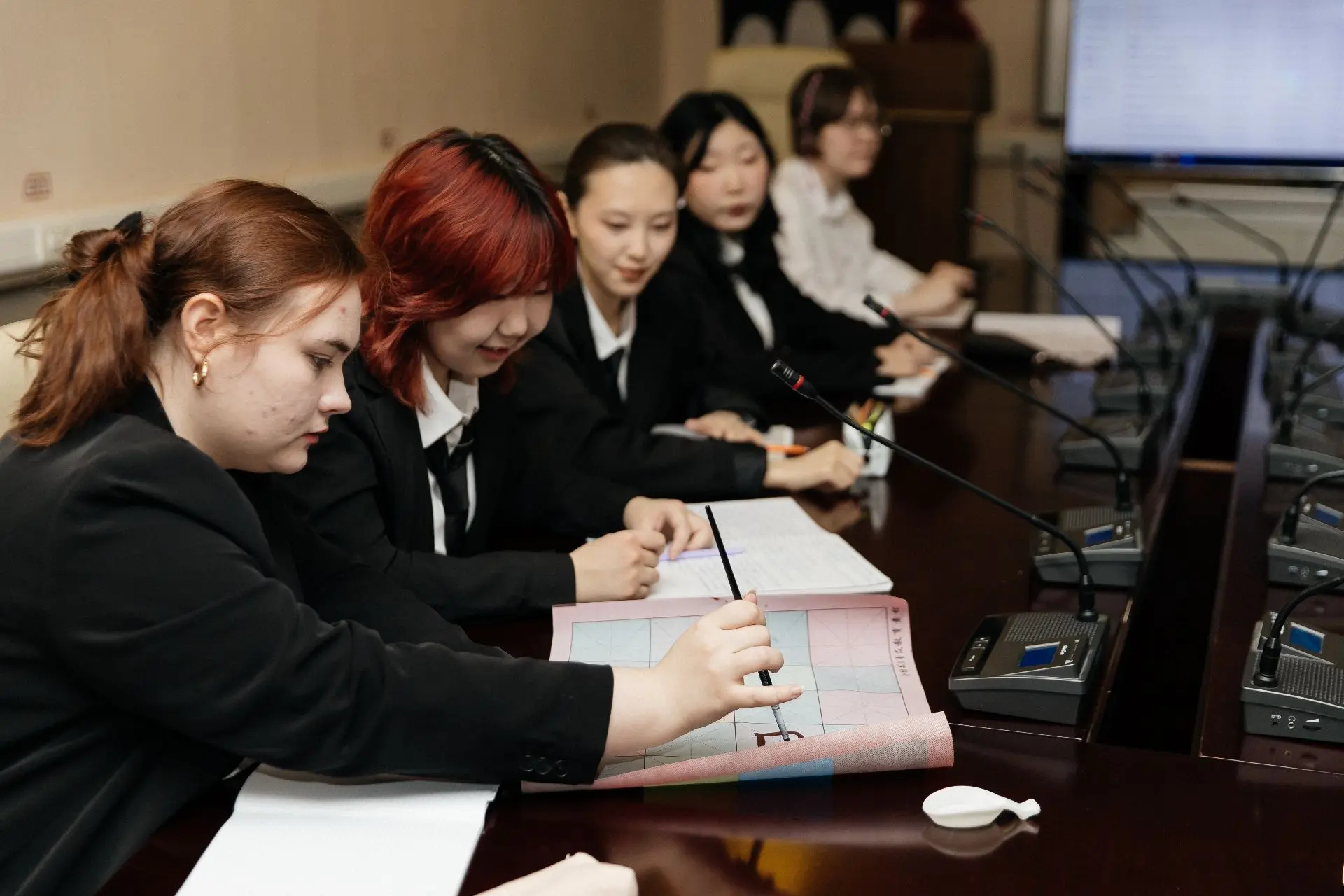 🎓 Кафедра английской филологии и социогуманитарных дисциплин: новые горизонты образования