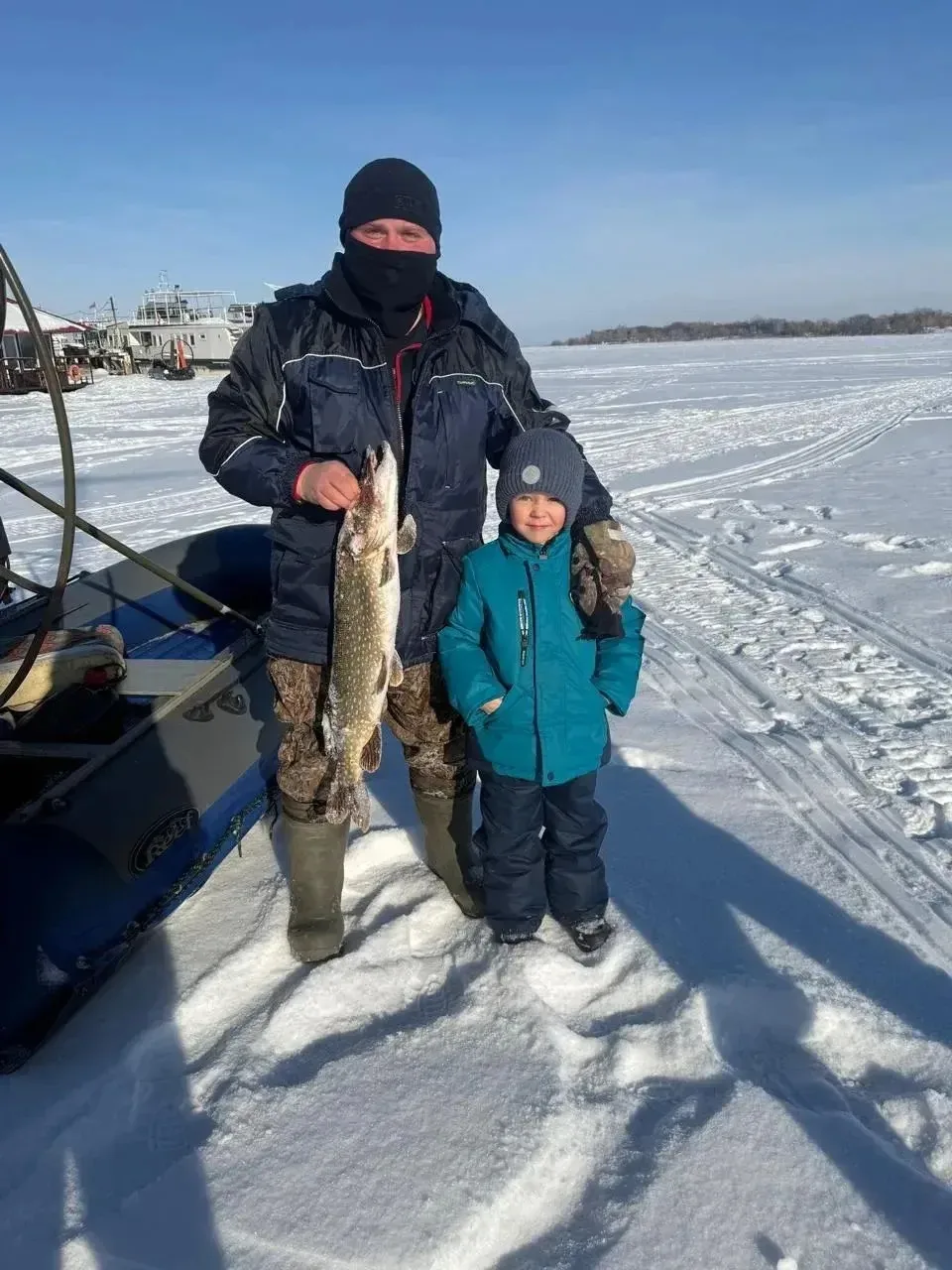 🎣 Всероссийская акция «Папа может»: наша зимняя рыбалка!