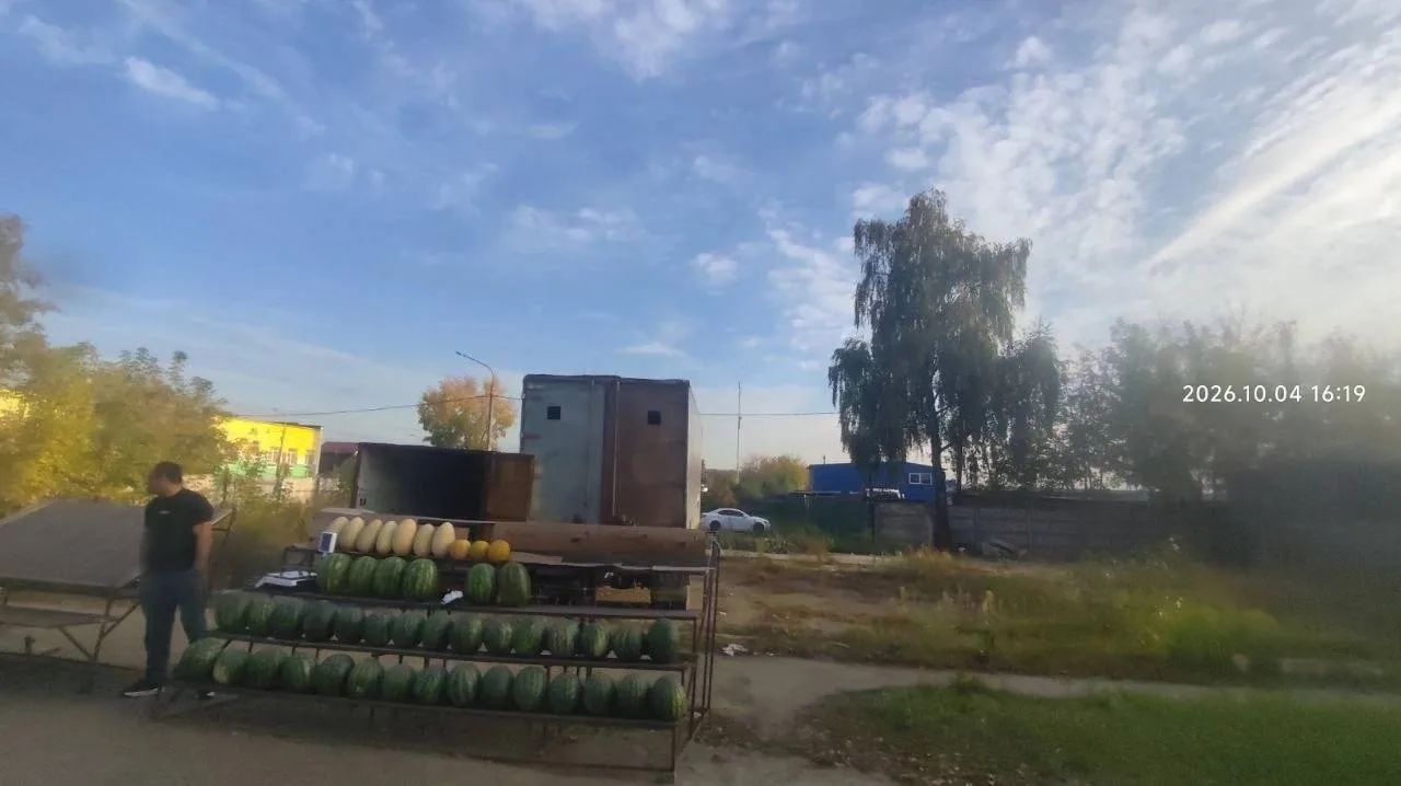 Стихийная торговля на прежнем месте: обращений к администрации всё больше