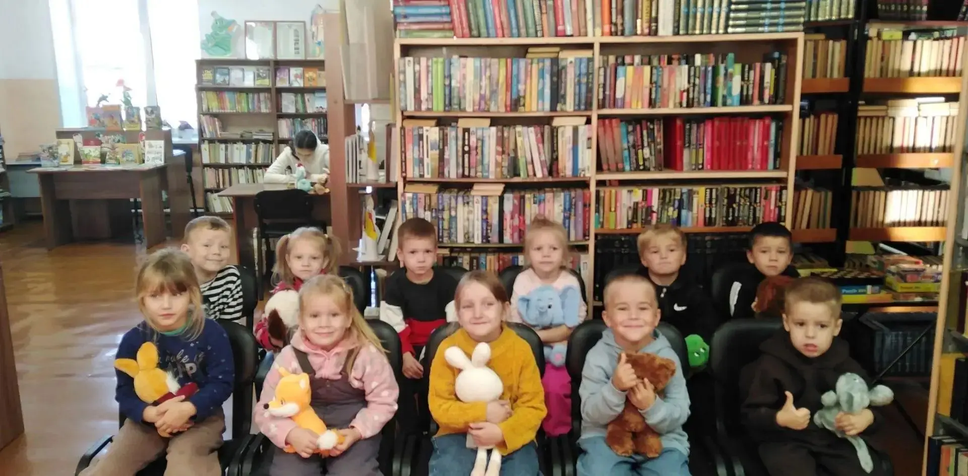 🎉 Книжное приключение: старшая группа 2 в гостях у Красноярской библиотеки! 🎉
