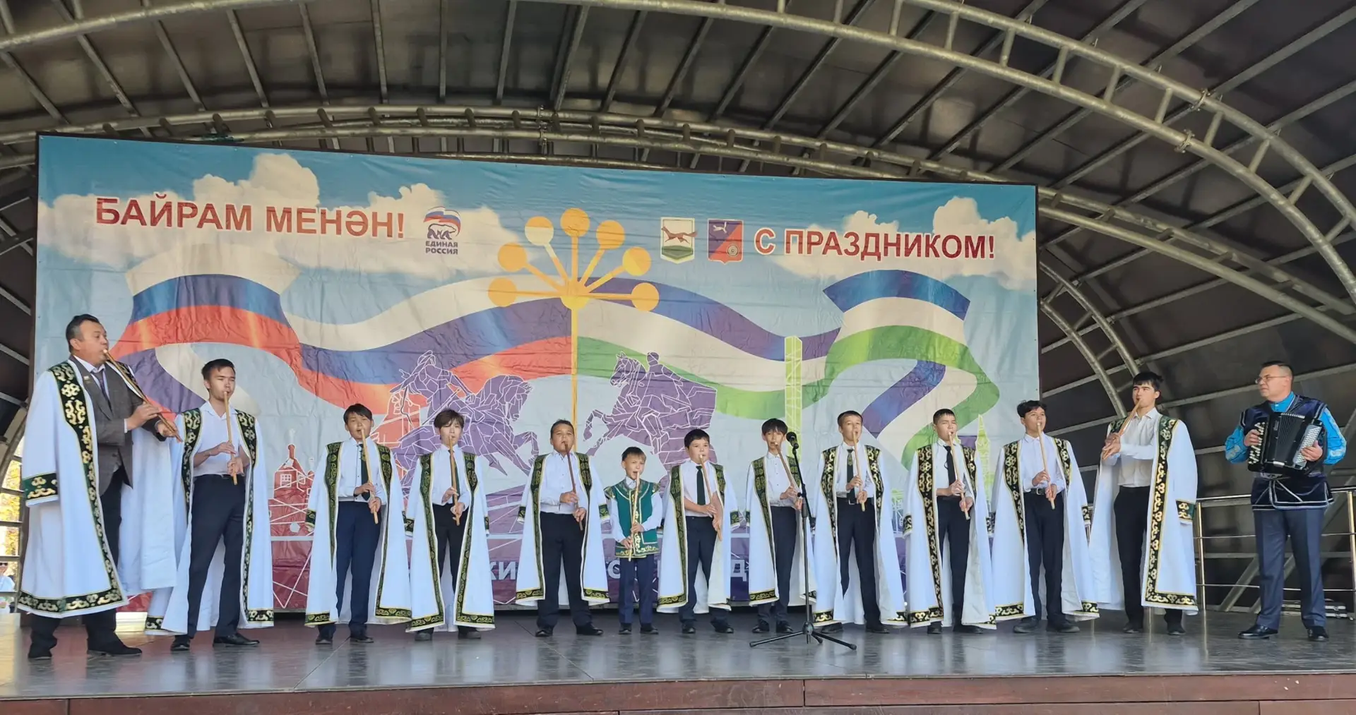 💙🤍💚 «Цвети, Республика моя!»: главный праздник в парке «Первомайский»