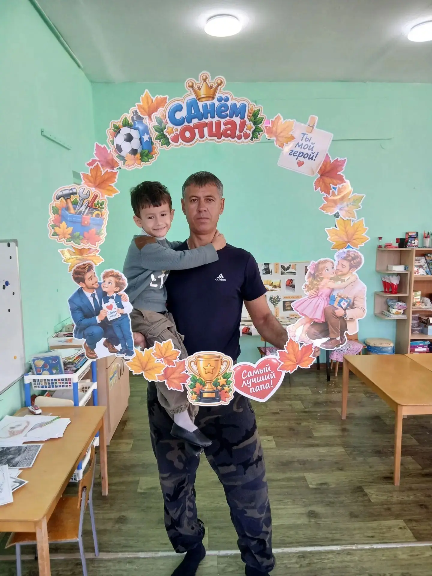 В преддверии замечательного праздника " День отца" ребята старшей группы "Зайчата" пров...