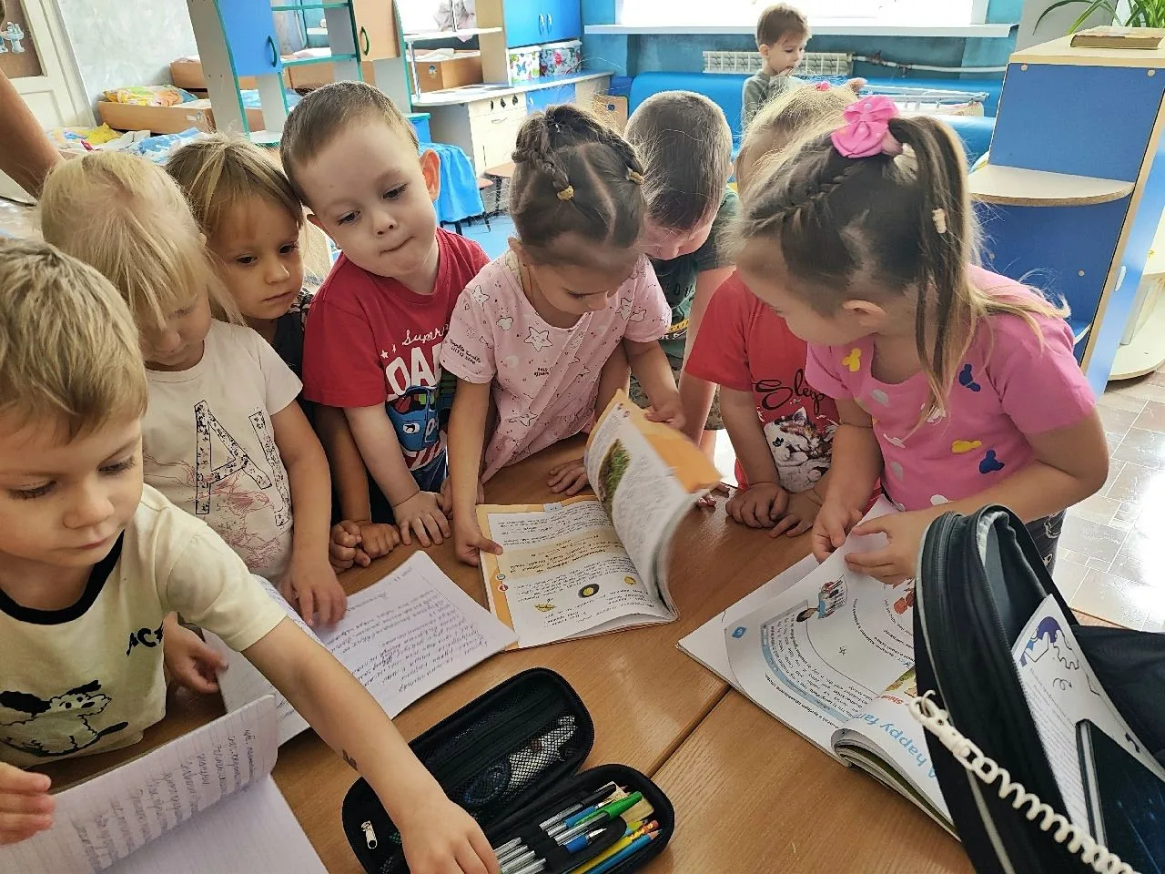 👩‍🏫 В средней группе №5 «Лисята» прошла неделя, посвящённая Дню учителя!