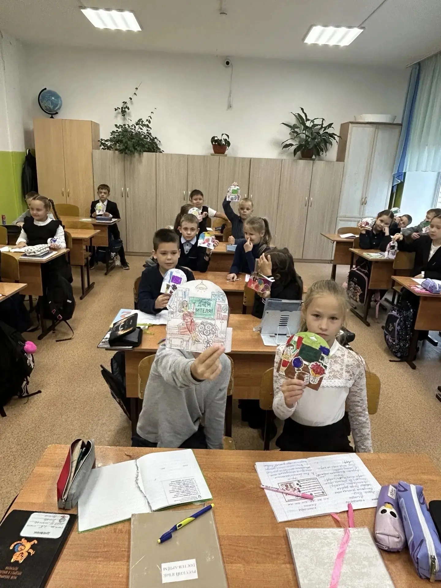 🎉 Акция «Мастерские ко Дню Учителя» – трогательные открытки своими руками! 🎉