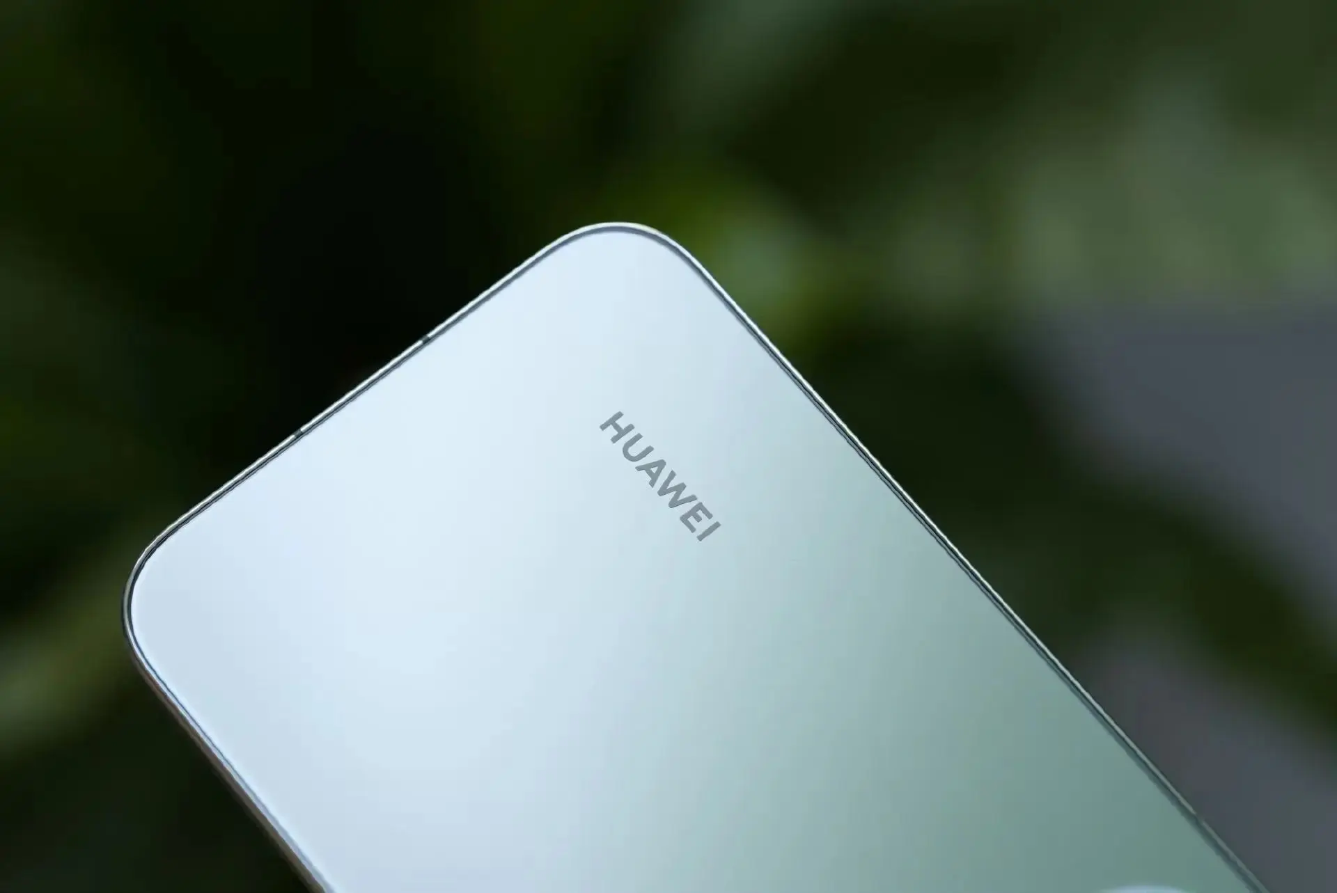 #Huawei готовит 6,17" смартфон с крутым шириком