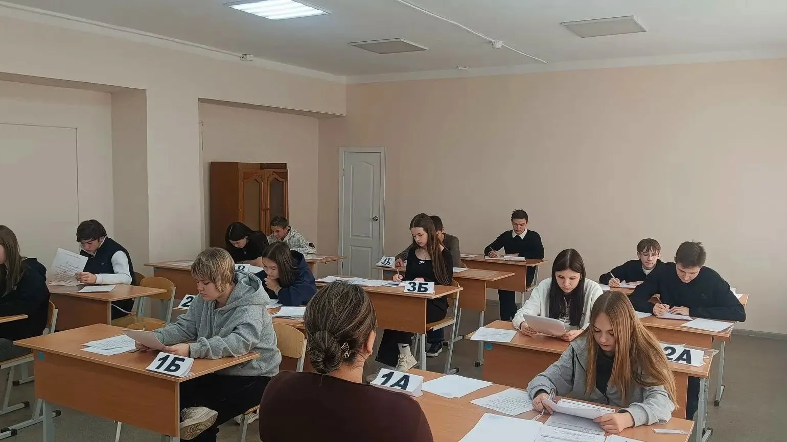 Сегодня обучающиеся 9 класса филиала МАОУ-СОШ с. Золотая Степь в с. Александровка приня...