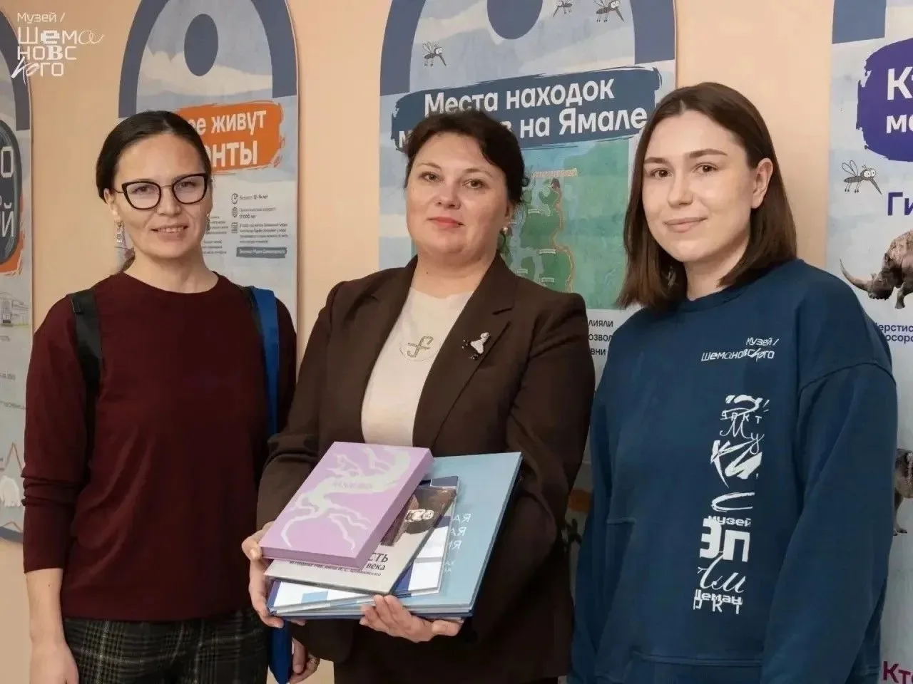🏫 В Школе №2 начала работу выставка Музея Шемановского