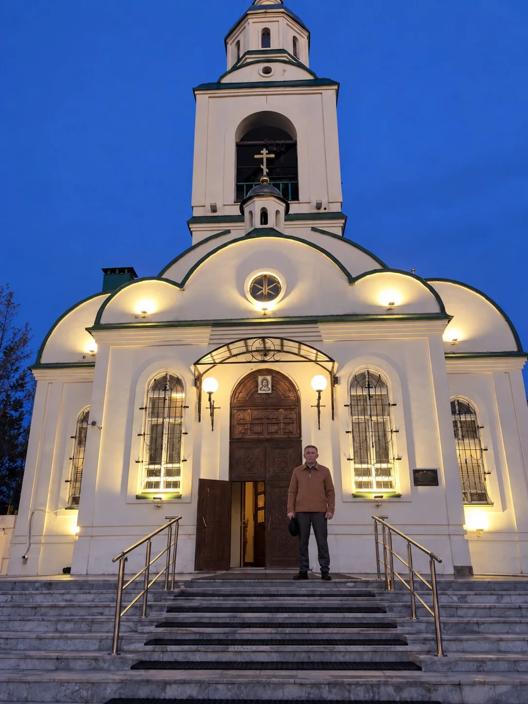 Сегодня, мы отмечаем Покров Пресвятой Богородицы - праздник, напоминающий о небесном за...