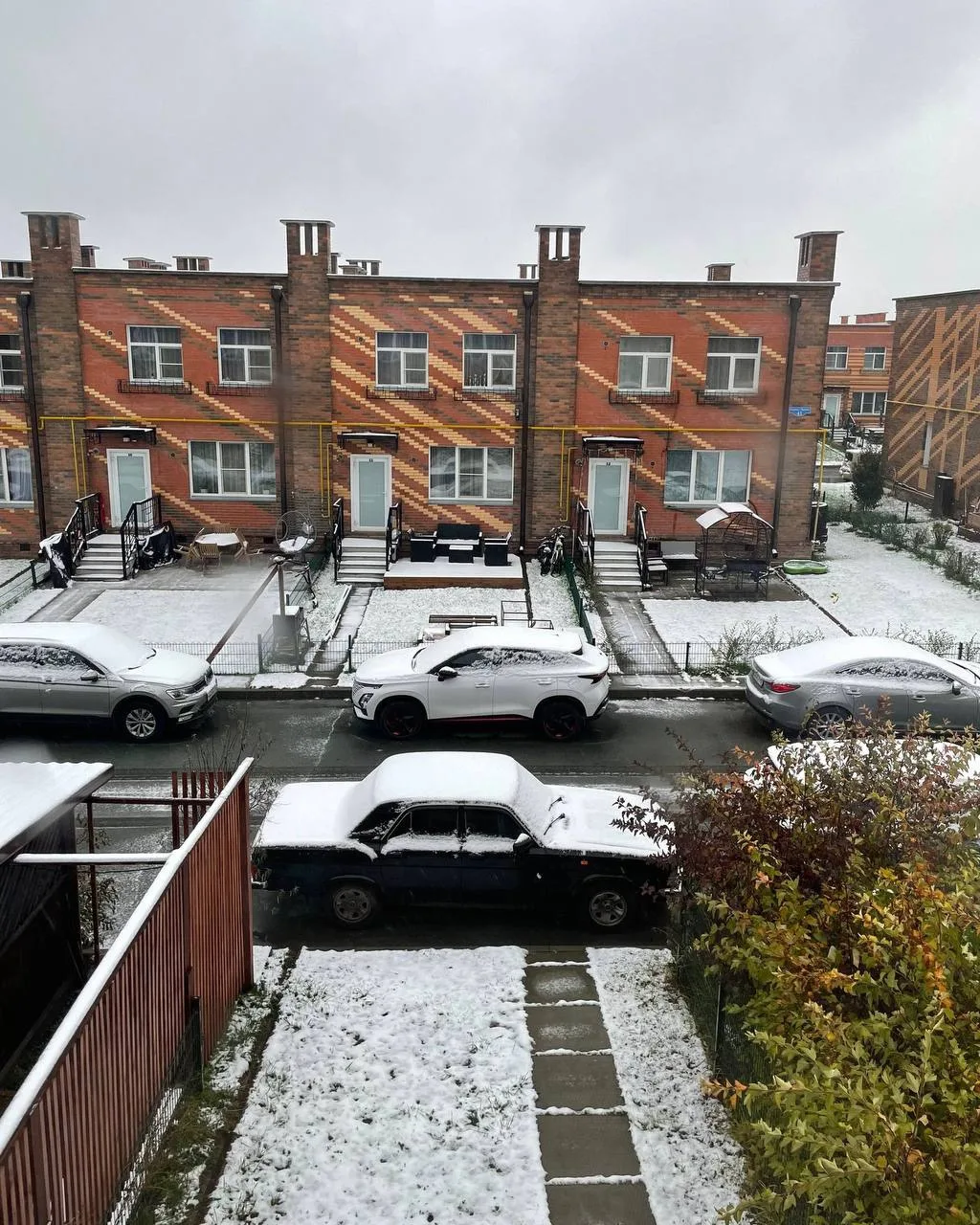 ❄️Первый снег застал Новосибирск 15го октября, а в прошлом году мы наблюдали снежок уже...