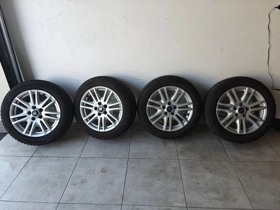 Диски Ford R16 с зимними шинами Hankook Winter i*cept RS3