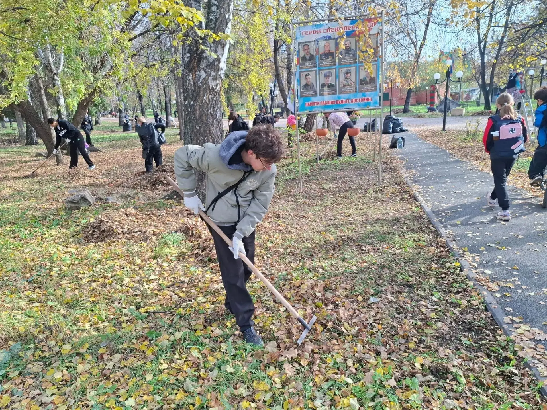 МЫ ПОМНИМ И БЕРЕЖНО ХРАНИМ