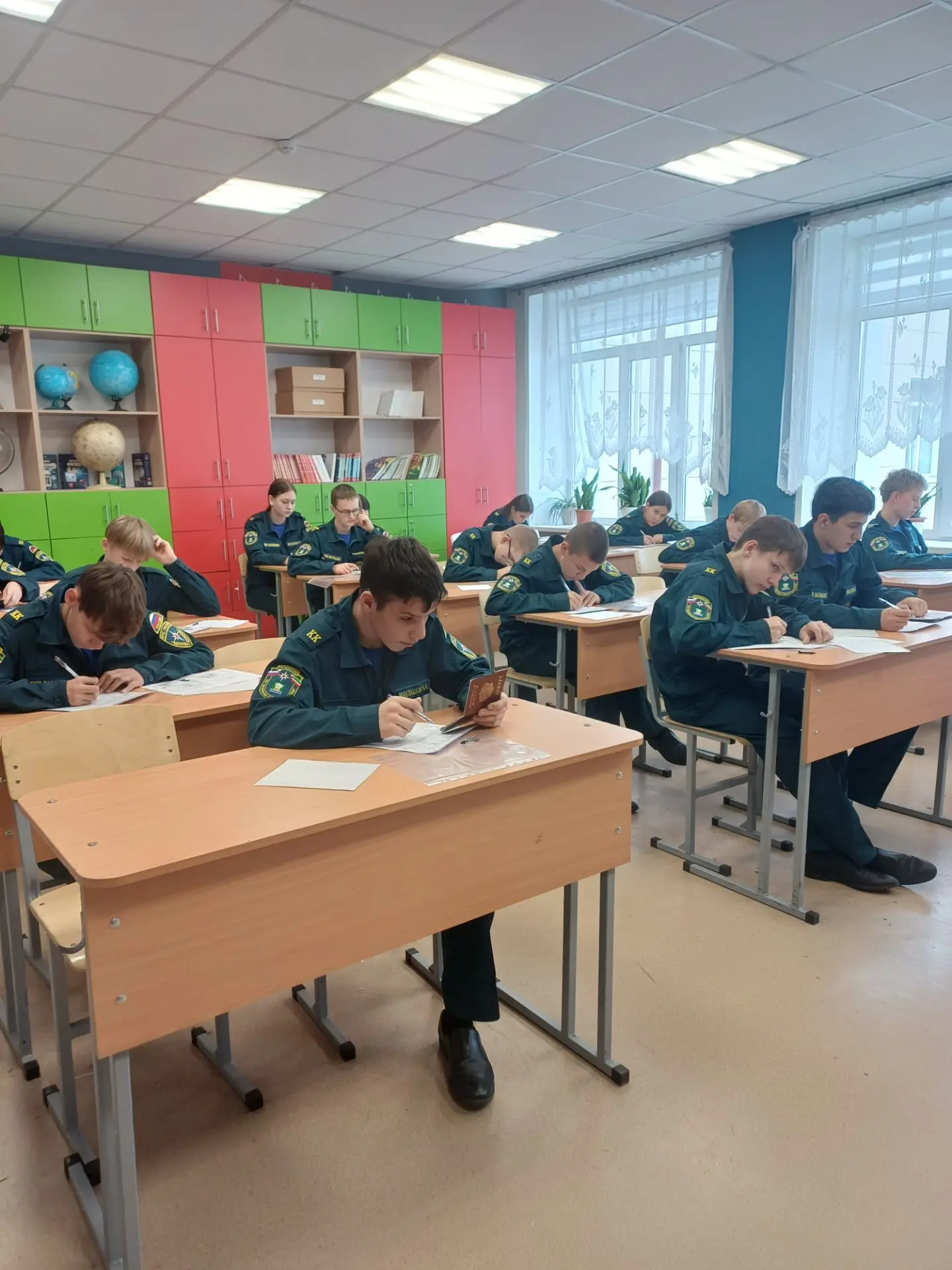 Сегодня в нашей школе состоялось важное событие — пробное тестирование по математике дл...