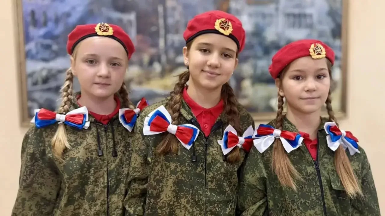 В Новочеркасске школьников торжественно приняли в Юнармию