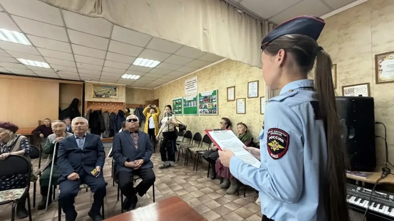 ⚡ГИБДД и юные инспекторы Тувы напомнили о безопасности людей с нарушением зрения