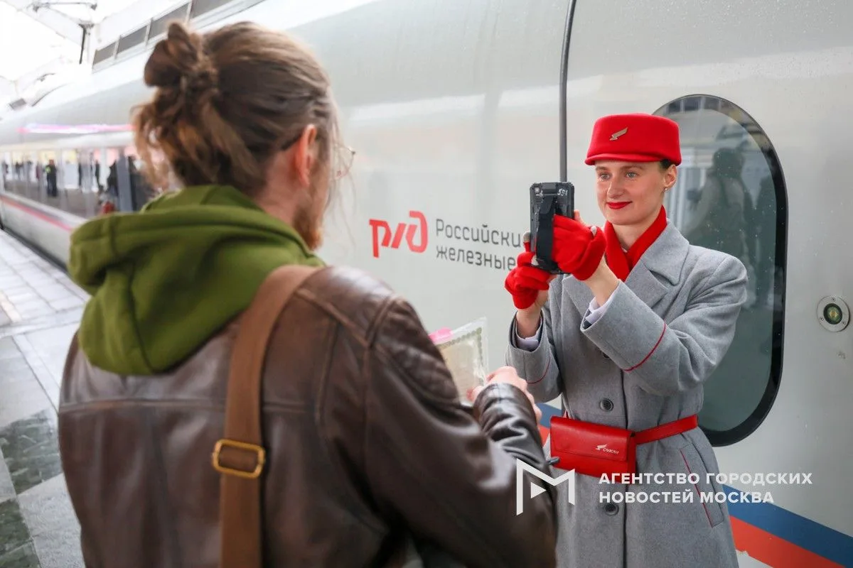 В поездах «Сапсан» начали тестировать посадку по биометрии в фокус-группах. Сервис дост...