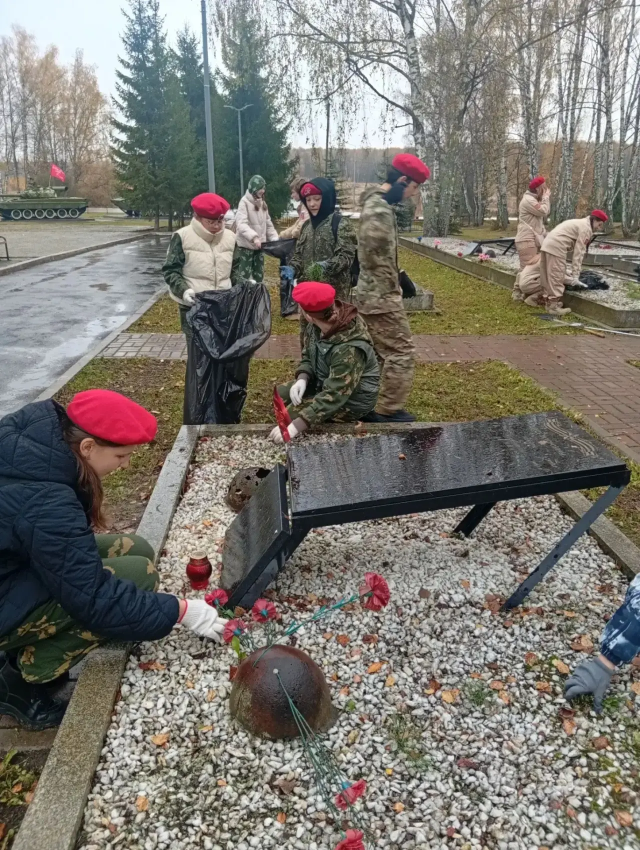 Сегодня, 14 октября 2026 года, делегаты наших юнармейских отрядов «Рубеж» и «Пламя» при...