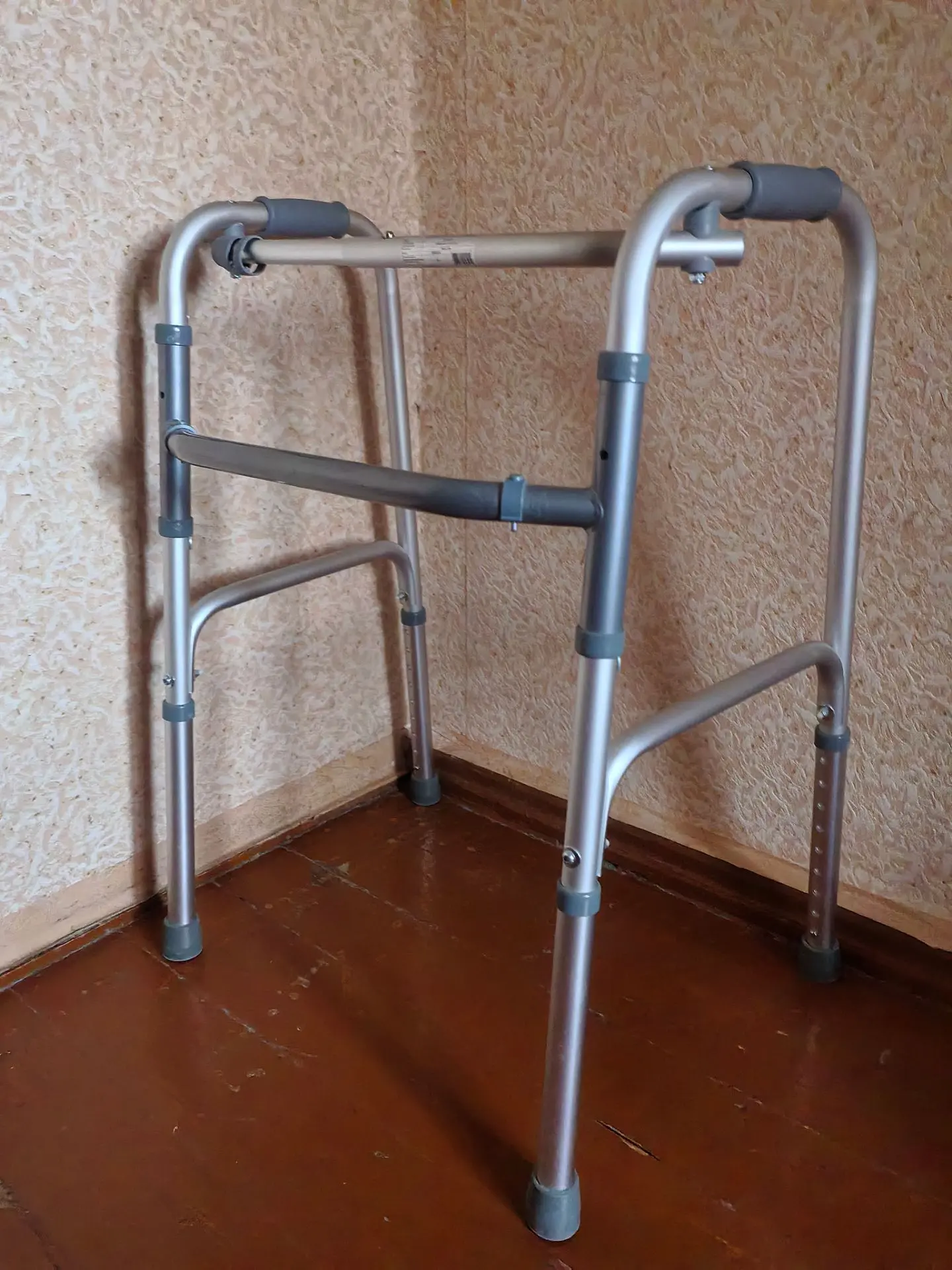 Продаю ходунки новые, и стул горшок для взрослых в хорошем состоянии. По всем вопросам ...
