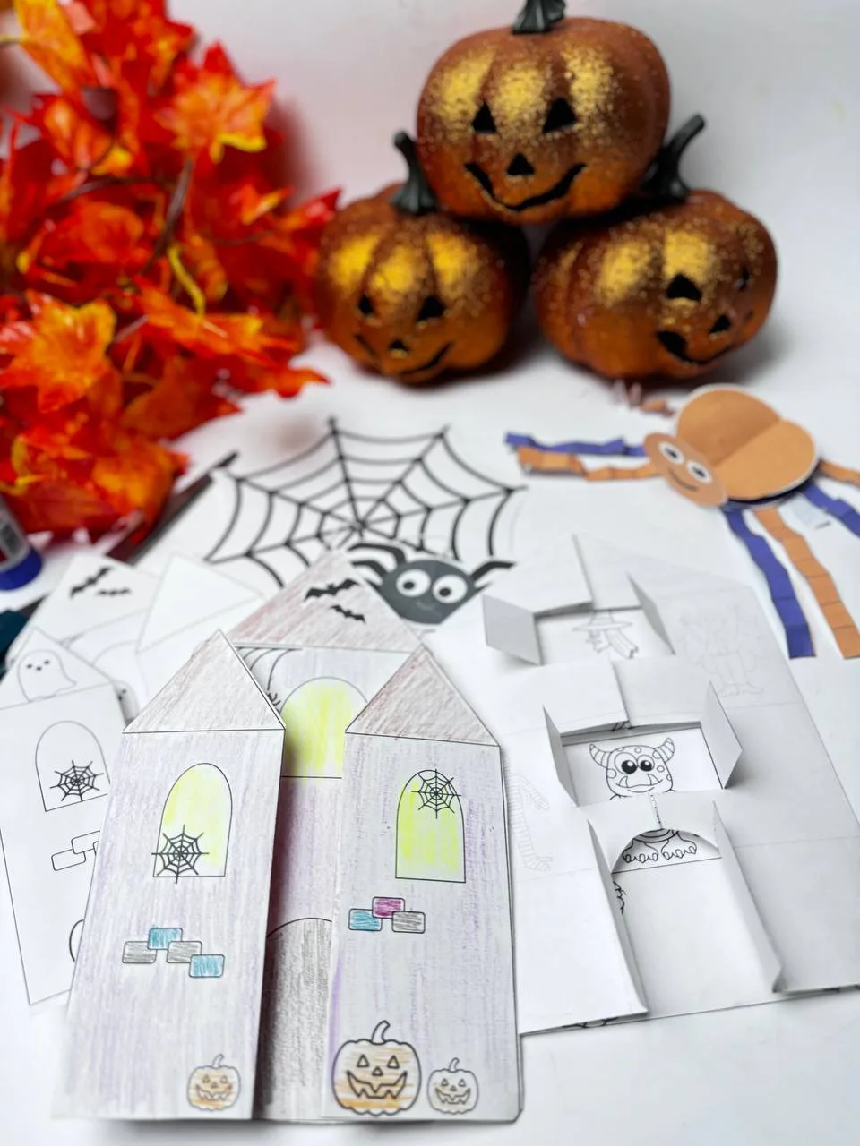 Halloween очень близко и многие учителя готовят что-нибудь интересное для своих самых м...