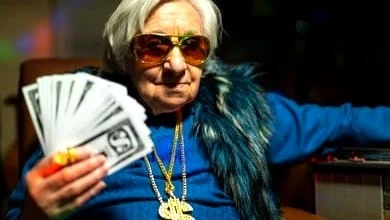 Выплаты от 70 тыс. рублей в месяц после выхода на пенсию хотели бы получать 65% россиян...