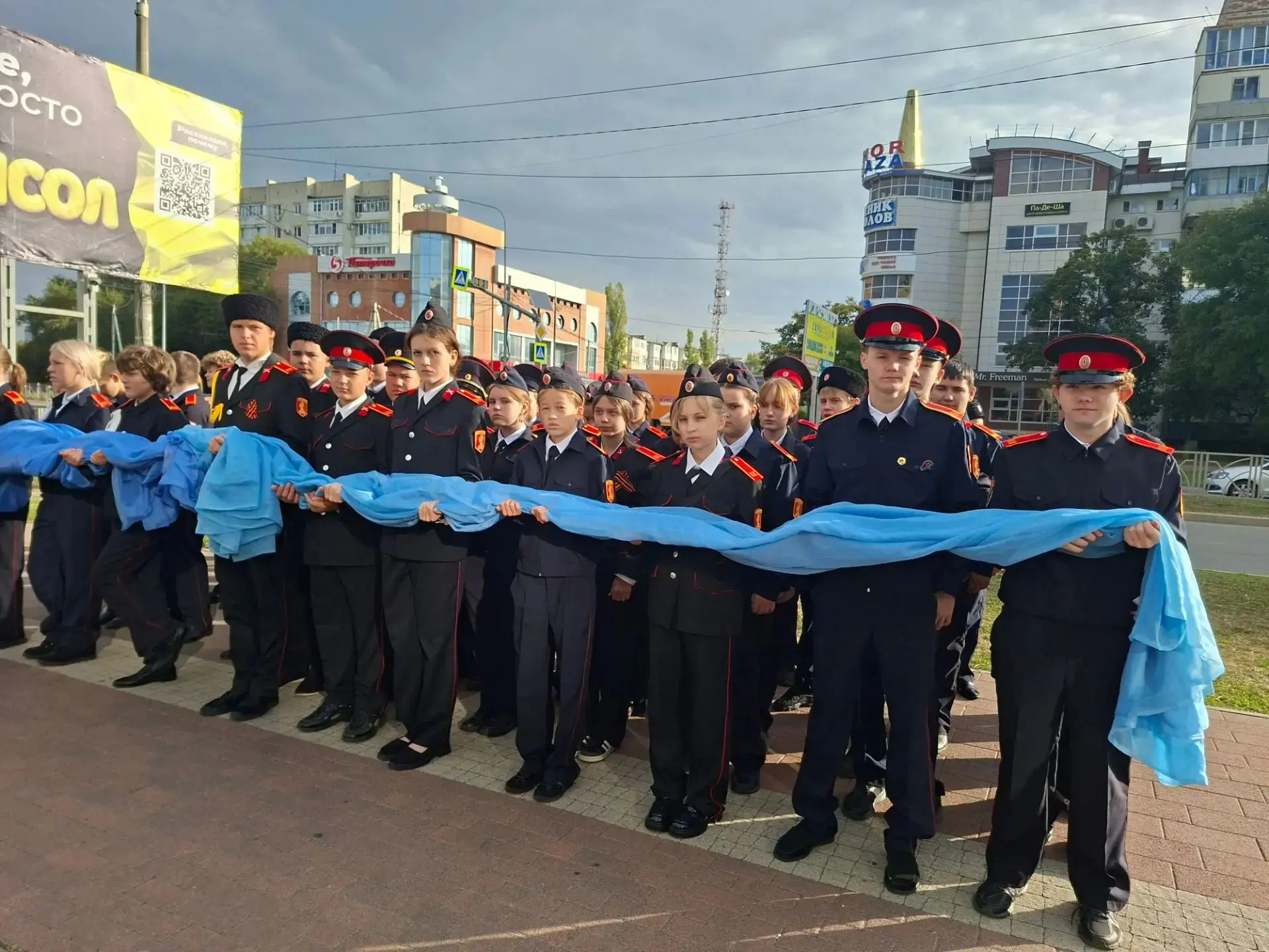 Сегодня учащиеся МБОУ СОШ №8 присутствовали на традиционном крестном ходе «Восхождение ...