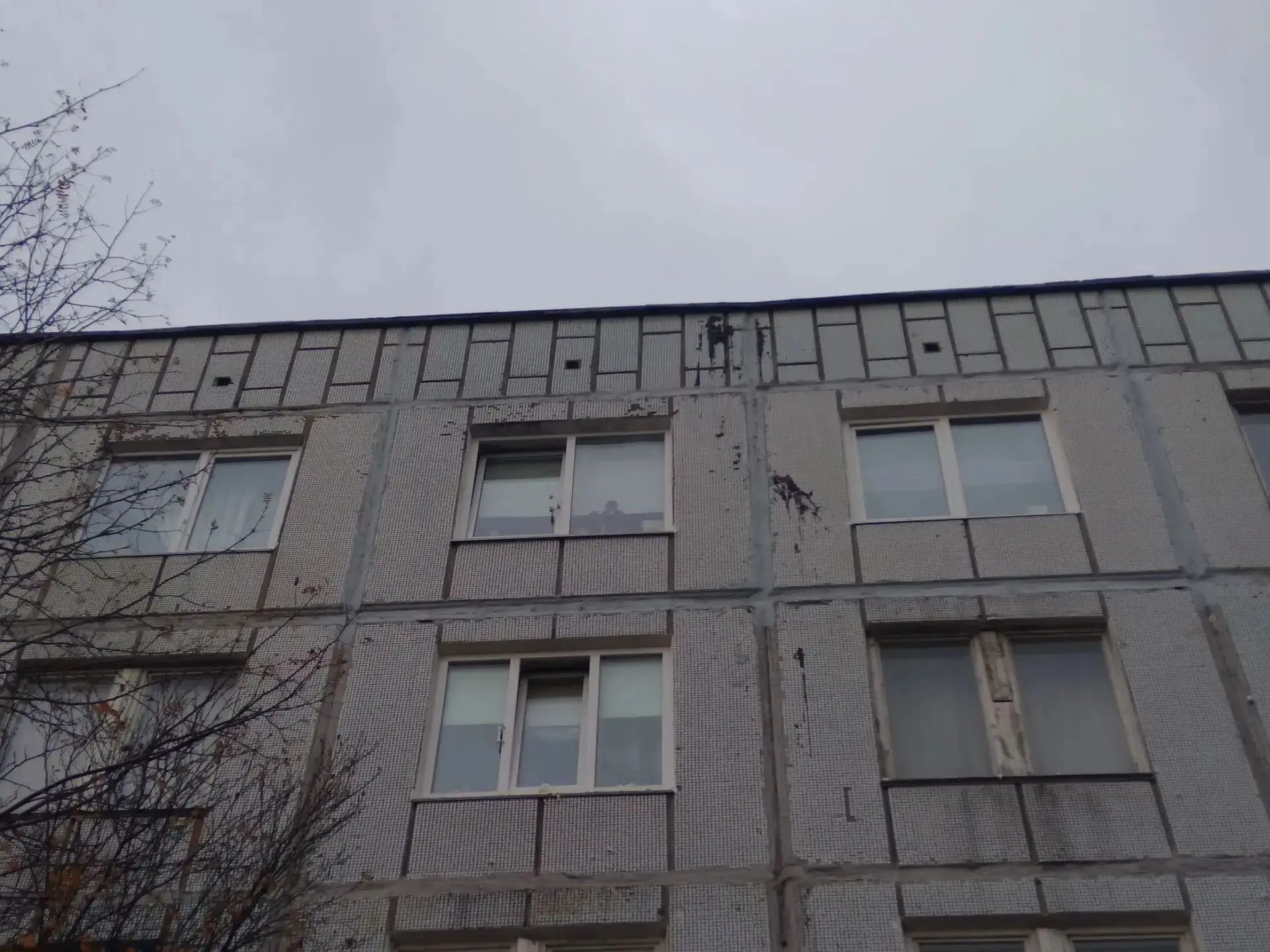 👷‍♂Продолжаем герметизацию межпанельных стыков. Выполнили работу по адресам: