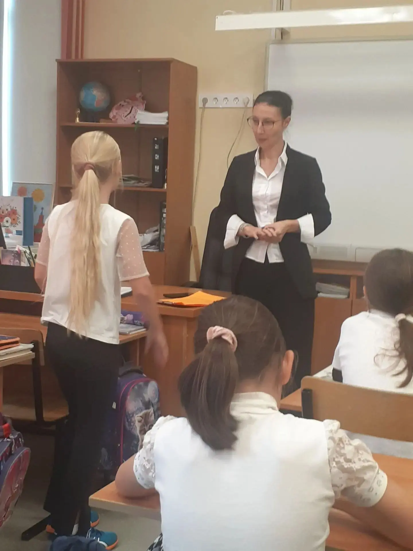 В рамках внеурочной деятельности "Тропинка в профессию" в 4б классе проведено занятие п...