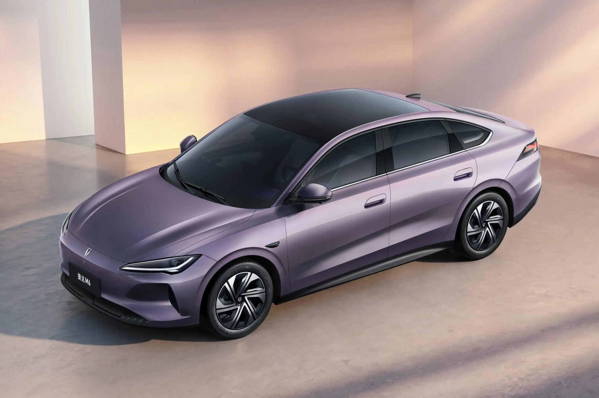 В Китае представили полностью электрический Jetta M6: три версии, запас хода до 555 км ...