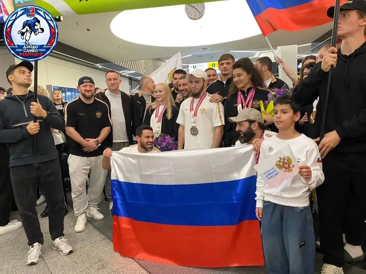 Лобненцы поздравили сборную России по дзюдо