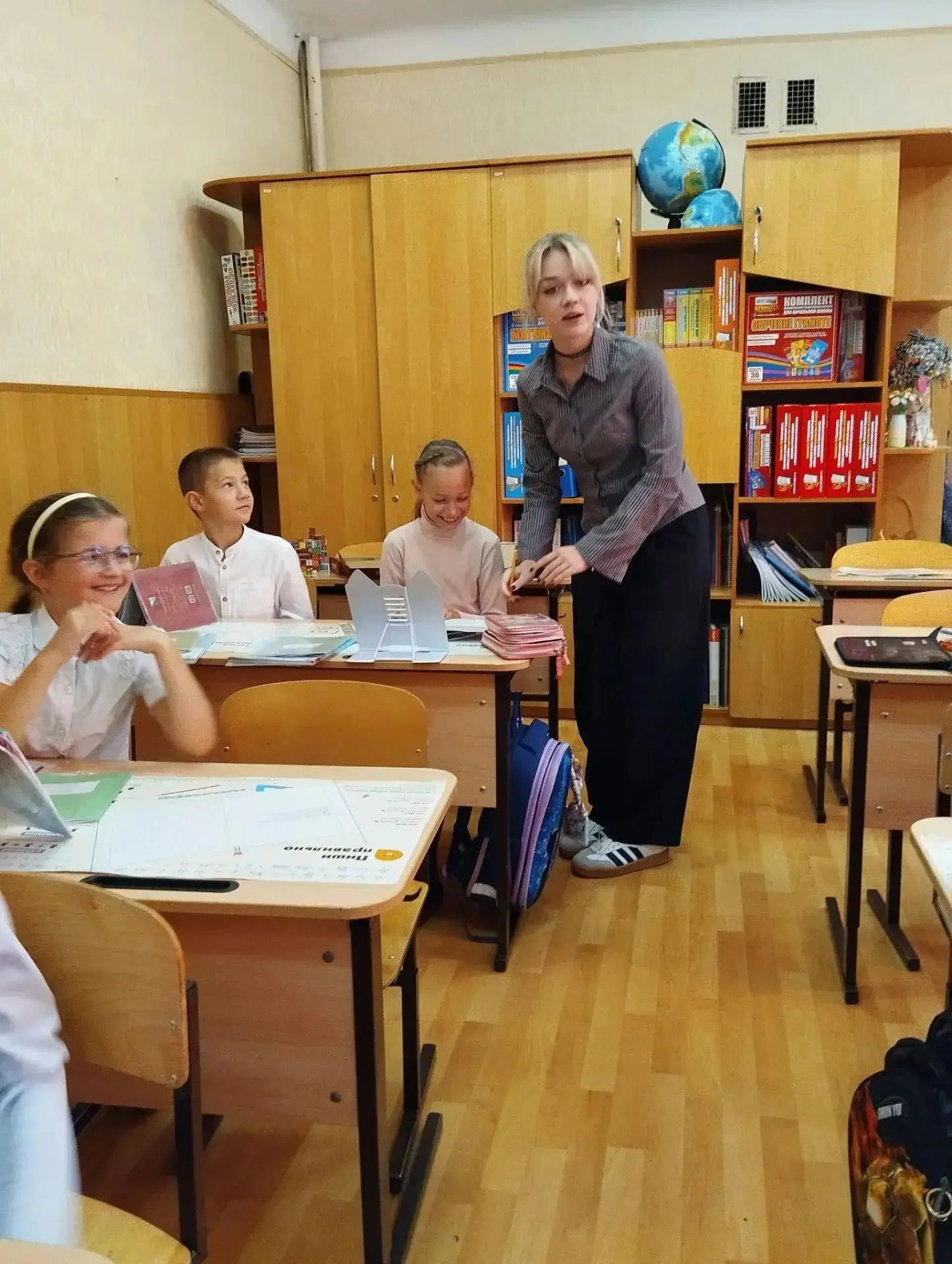 🎓 "Большая учительская неделя": день 2-й! Учитель — это звучит гордо! 💫