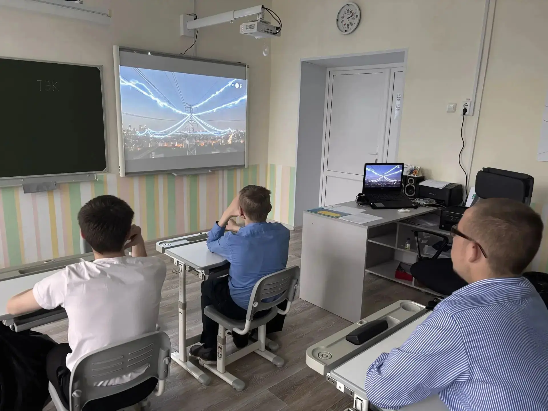 ⚡️ Россия комфортная: наши ученики погрузились в мир энергетики!