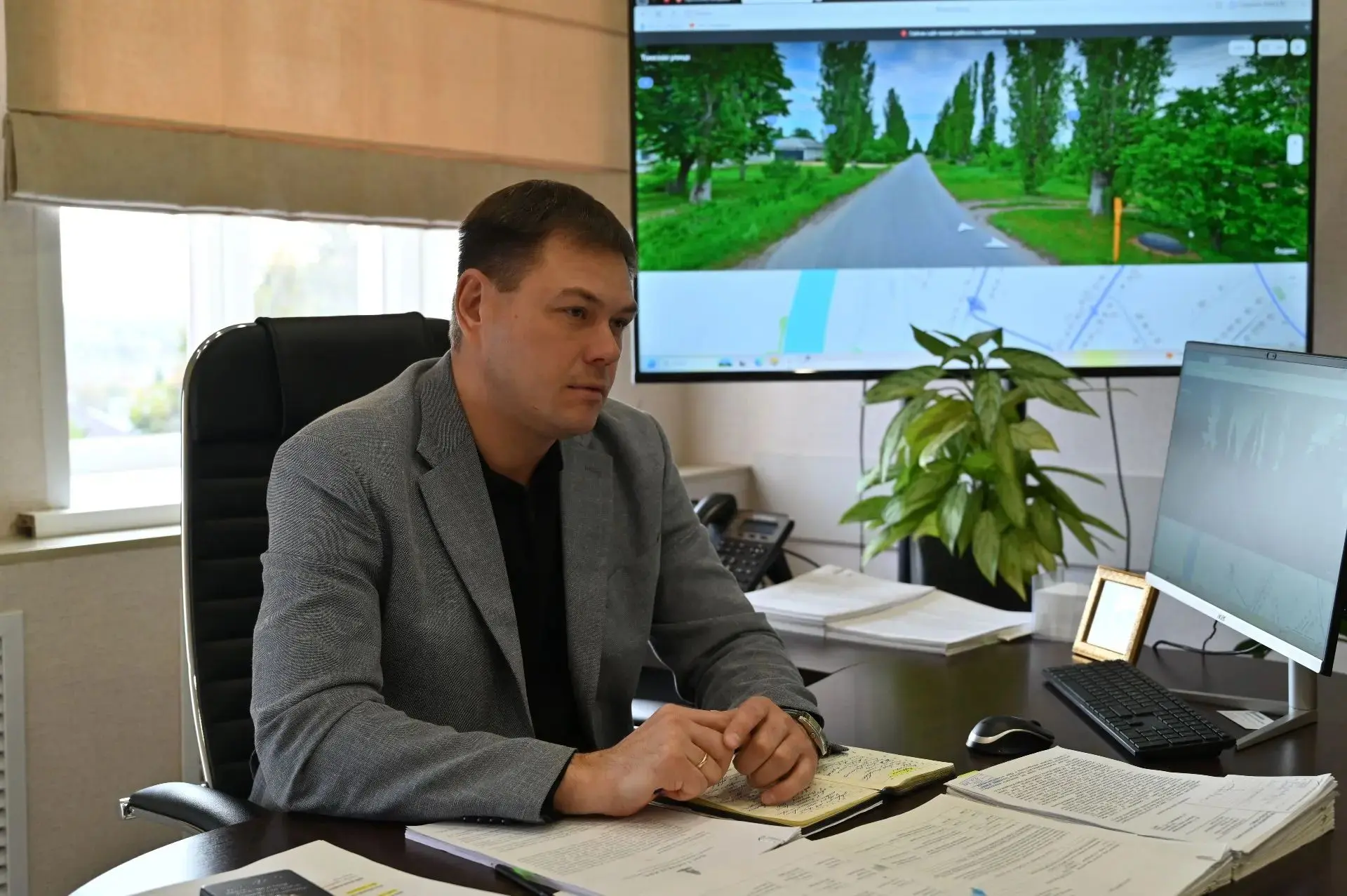 Сегодня заместитель главы Денис Кирьянов провел рабочую встречу с новым руководителем О...