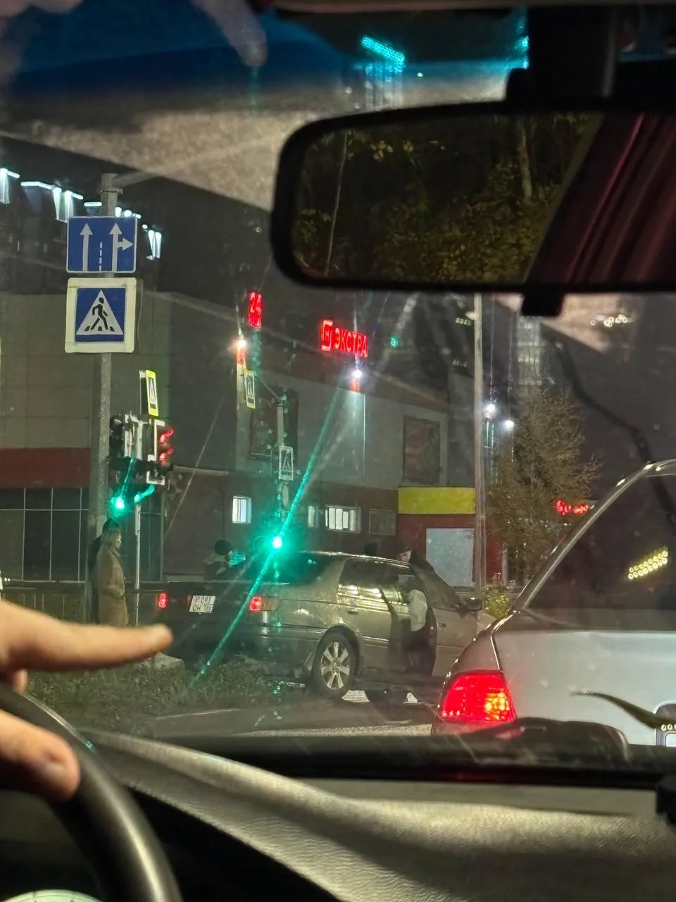 Авария у "Магнита" на Хантах