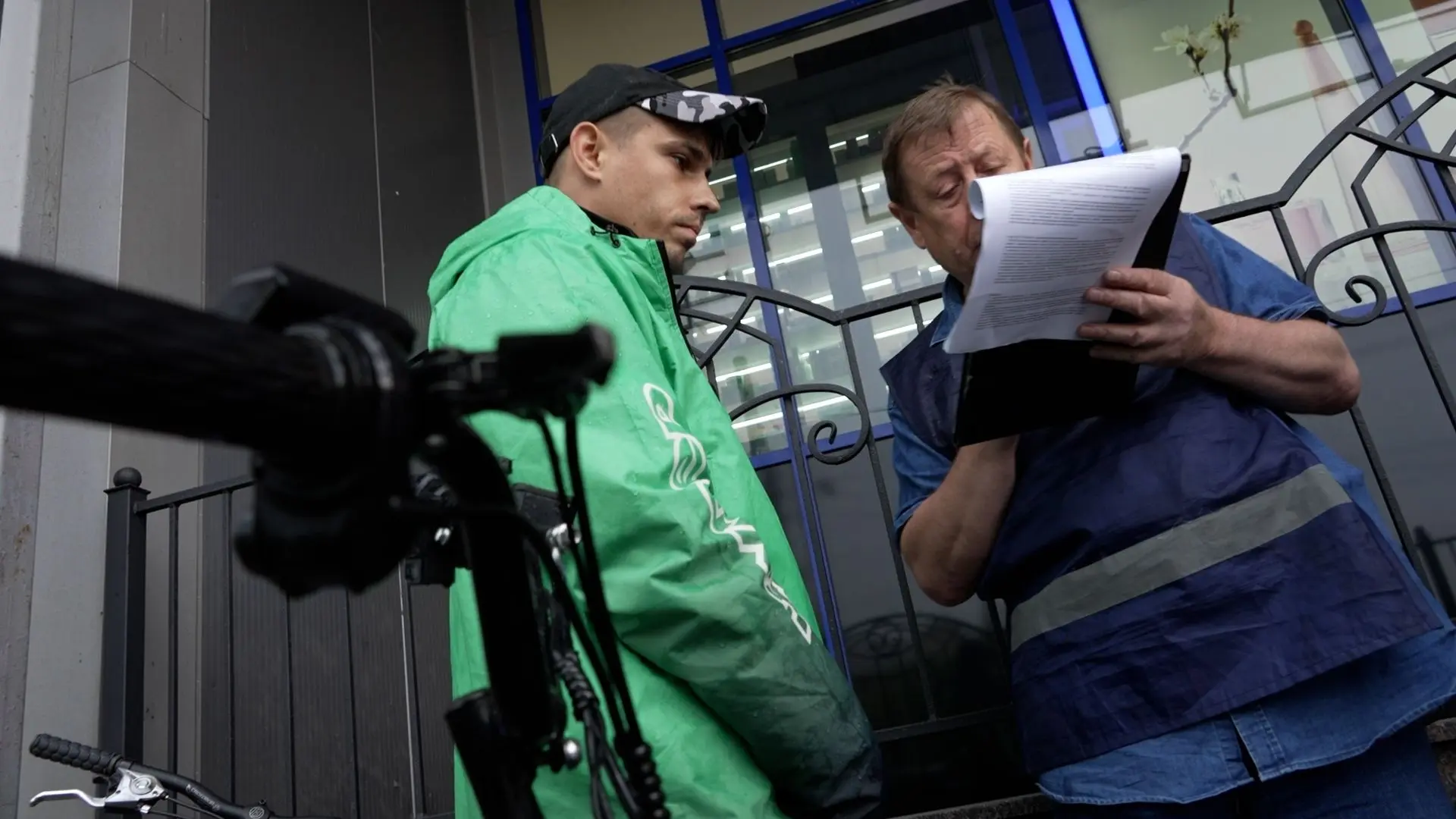 В Петербурге расширили перечень сфер, в которых запрещено привлекать иностранных работн...
