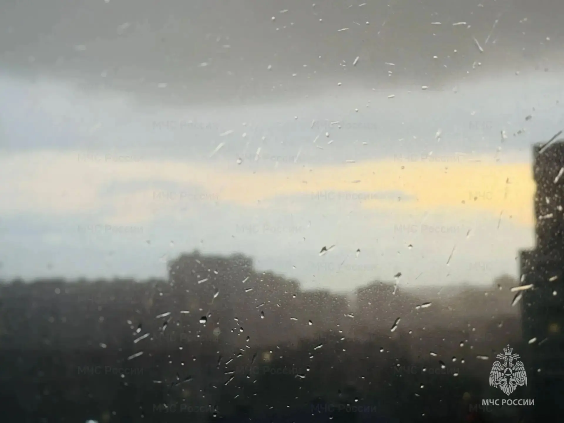 ⛈️ Местами дожди и грозы ожидаются в среду