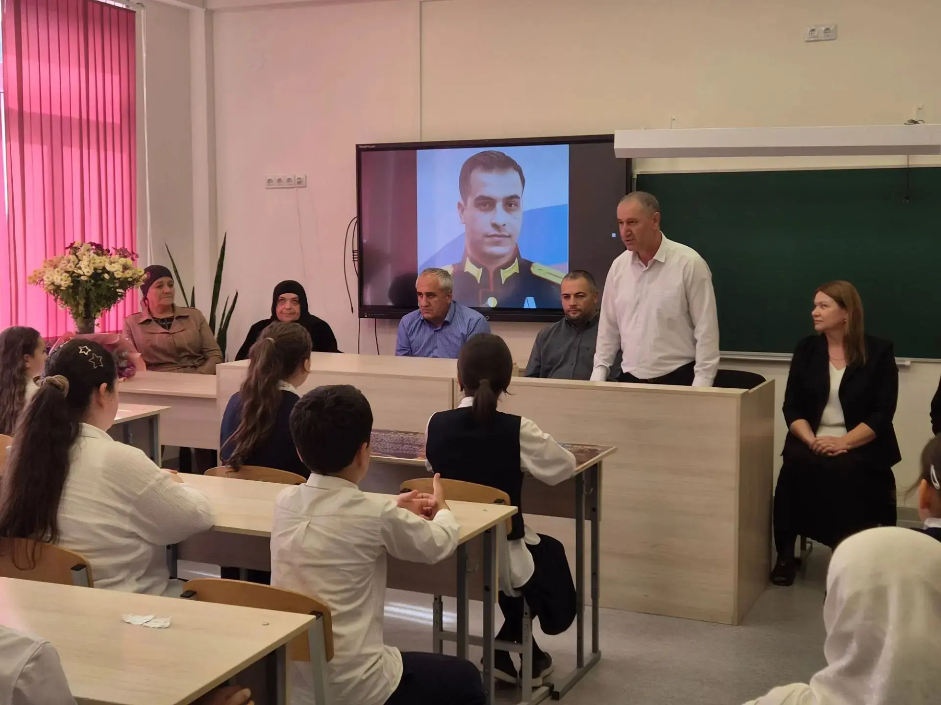 Сегодня в МКОУ «Ахтынская СОШ №3 им. Героя России М.Д. Муслимова» прошел памятный день,...