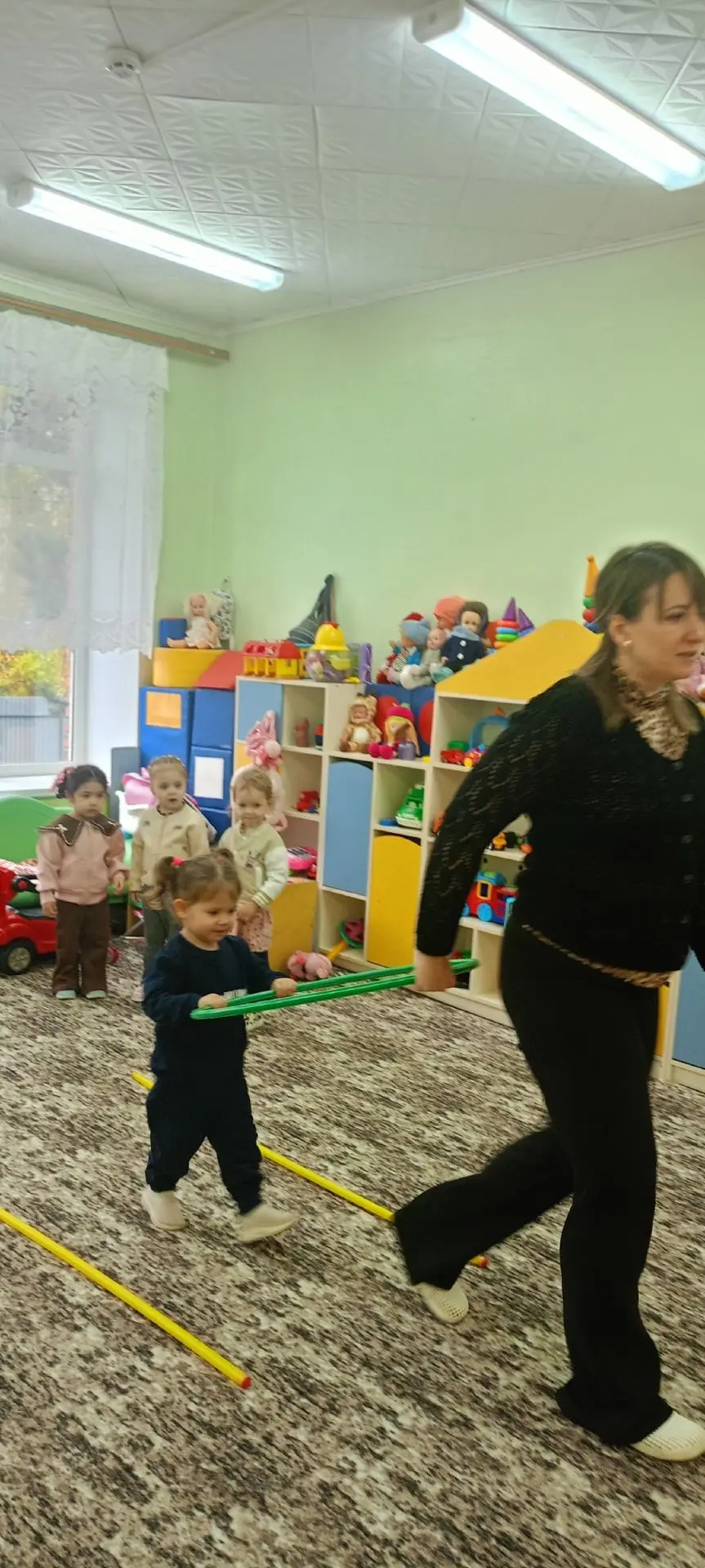 Физкультура для малышей в детском саду это не просто уроки, а целая система, которая по...