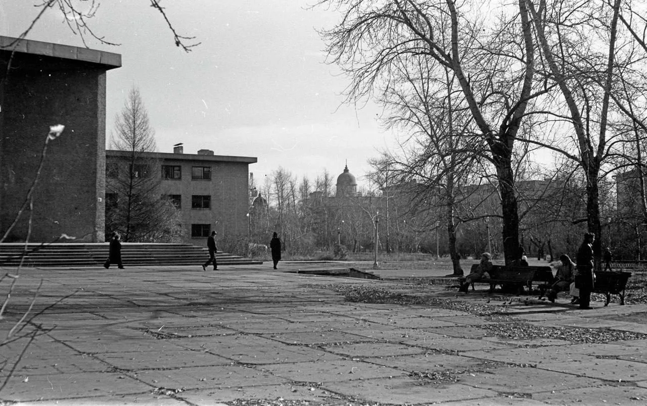 Театральная площадь в октябре 1988 года