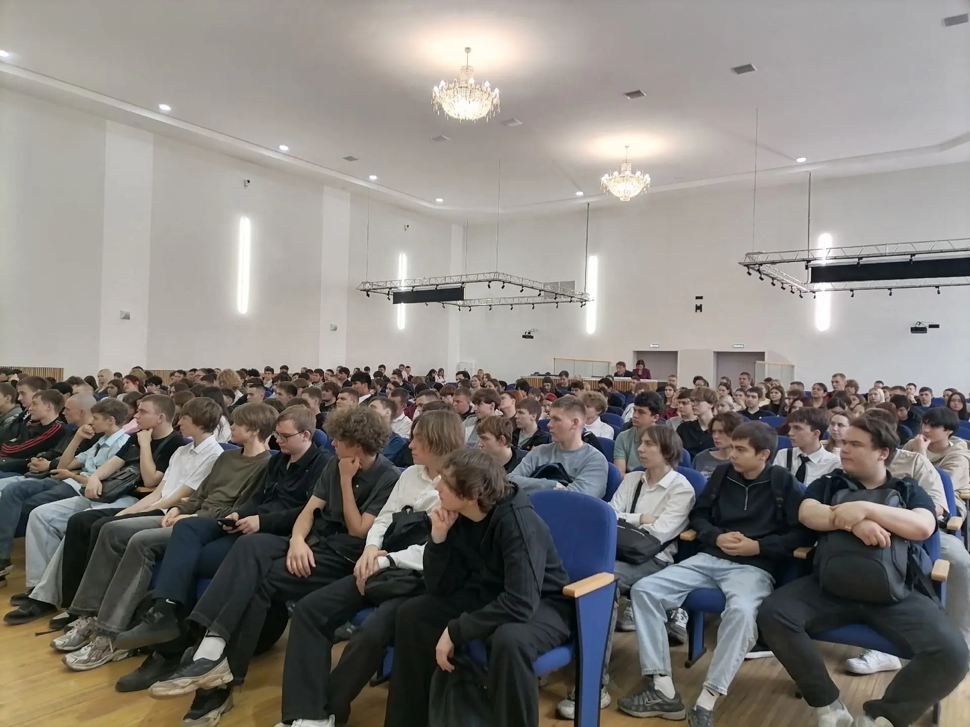 🚨 Безопасность и закон: диалог, который важен каждому студенту 🚨