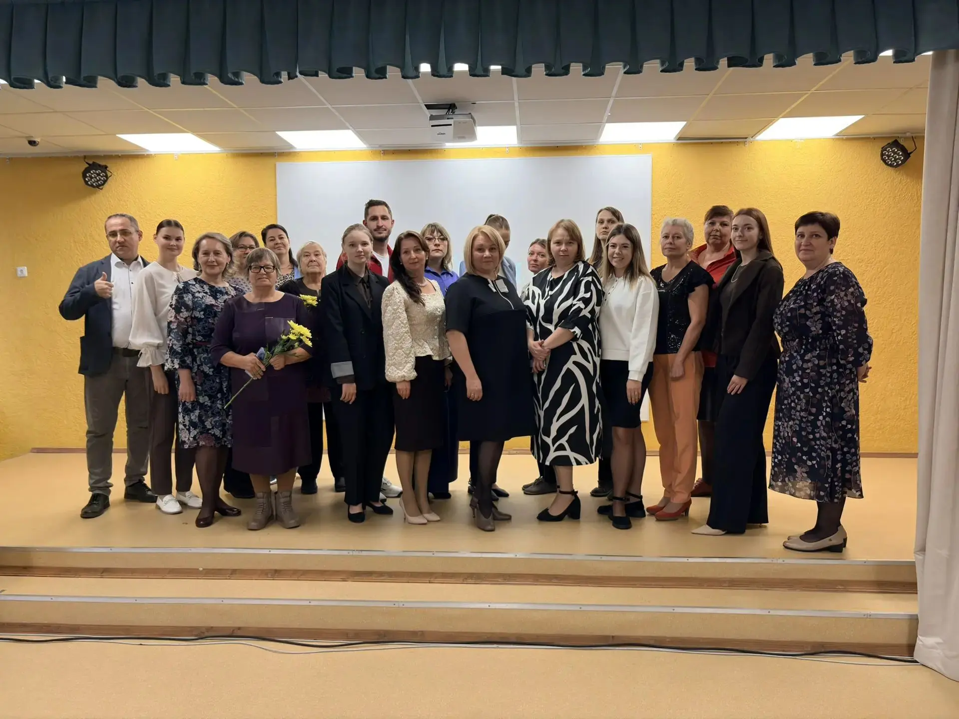 🎉 День учителя в нашей школе — праздник, который объединяет поколения! 🎉
