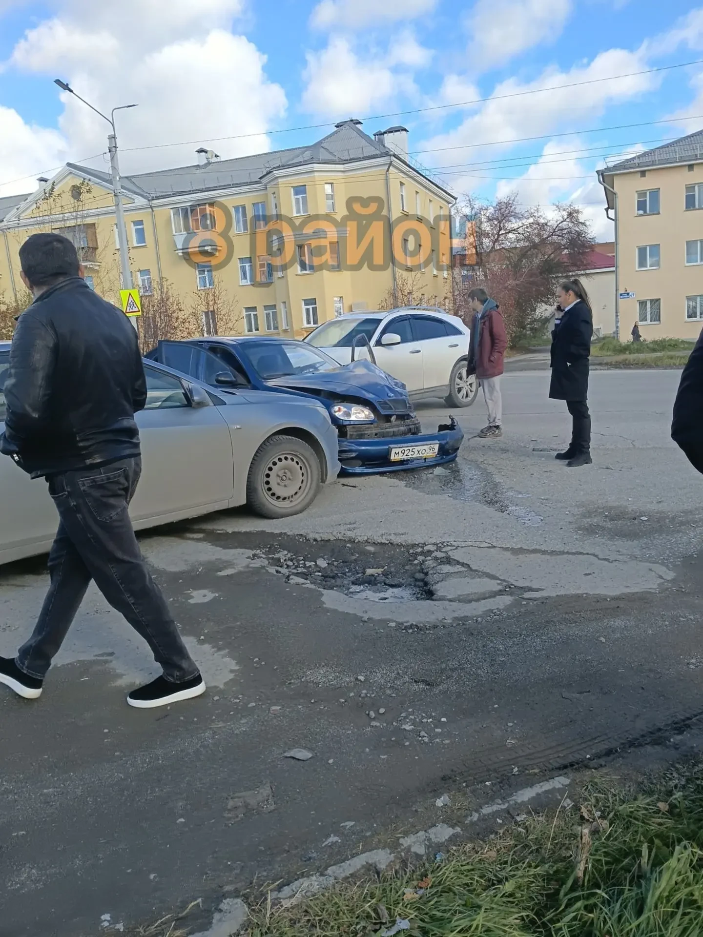 Днём на улице Петрова столкнулись машины