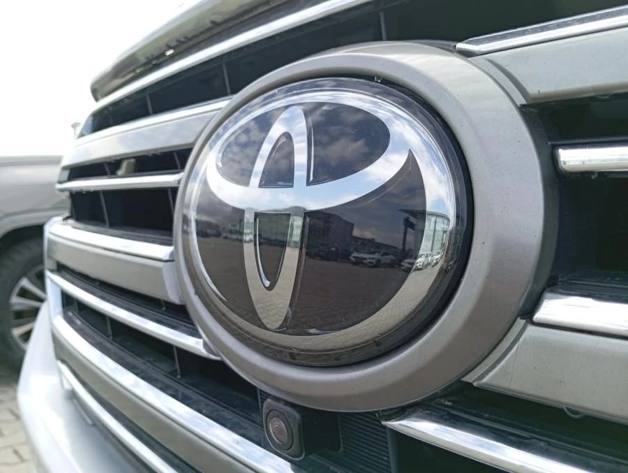 Toyota, BMW, Mercedes-Benz могут подорожать или исчезнуть из-за новых правил Китая