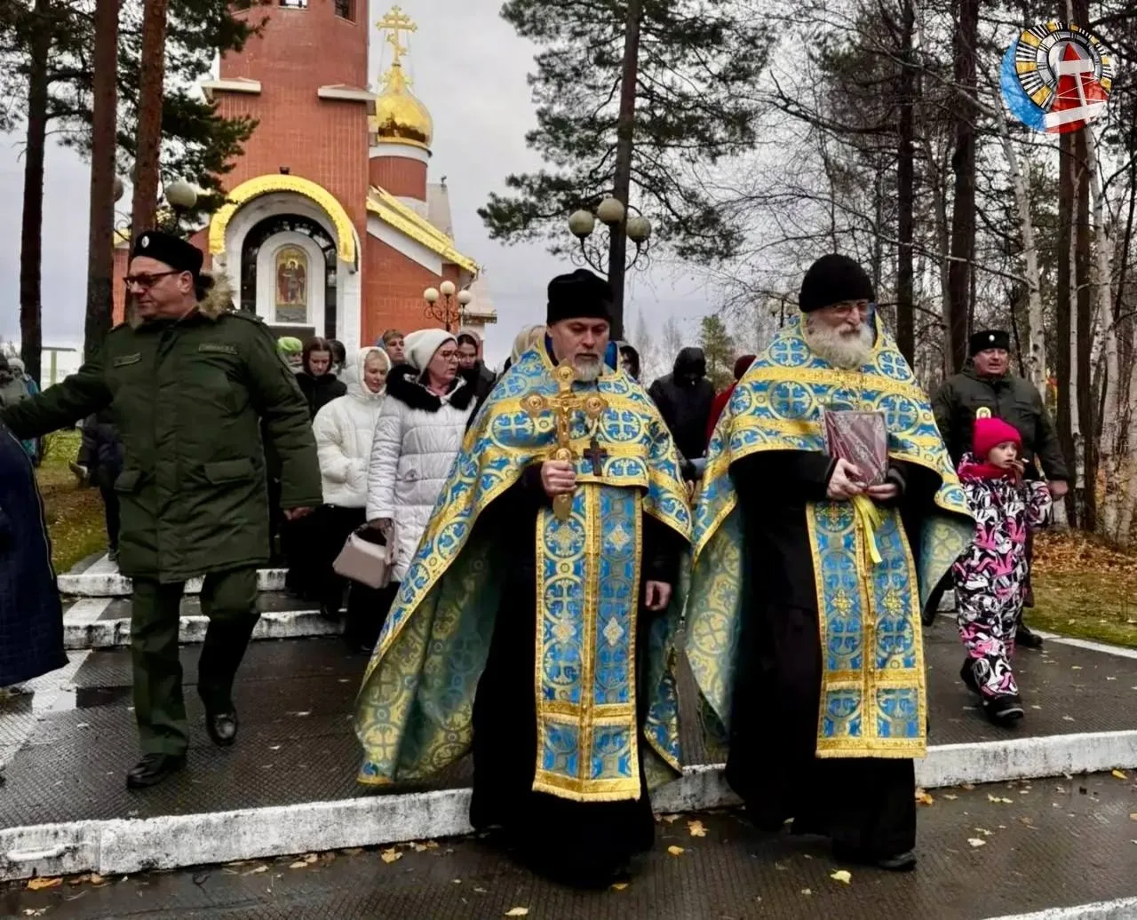 Более 350 ноябрян приняли участие в крестном ходе в честь Покрова Пресвятой Богородицы